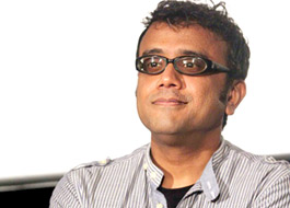 Dibakar Banerjee signs up with Yash Raj Films Dibakar Banerjee signs up with Yash Raj Films