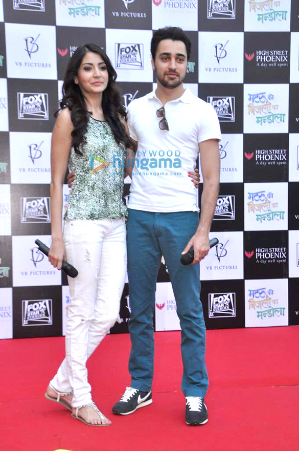imran anushka fly kites to promote matru ki bijlee ka mandola 6