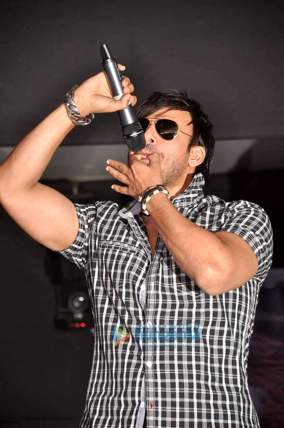 promotions of jayanta bhai ki luv story at r city 11