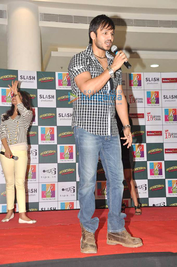 promotions of jayanta bhai ki luv story at r city 12