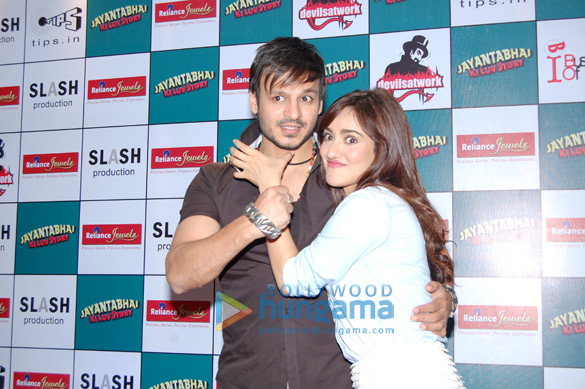 promotions of jayanta bhai ki luv story in pune 6