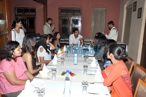 john goes on a dinner date for i me aur main promotions 5