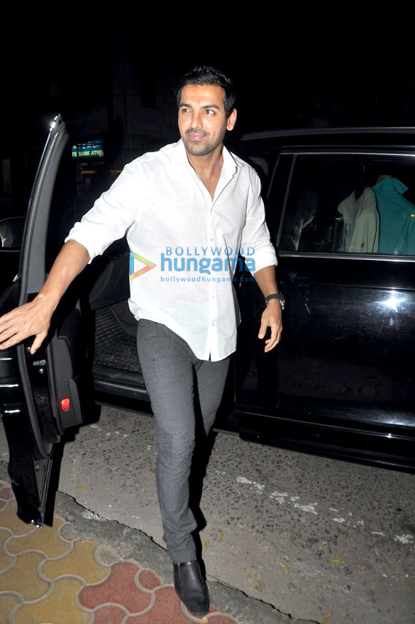 john goes on a dinner date for i me aur main promotions 7