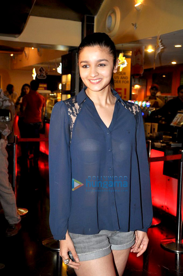 alia aditi grace special screening of murder 3 for women 10