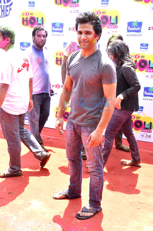 celebs grace zoom holi party 34