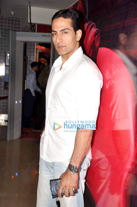 celebs grace the special screening of chashme buddoor 7