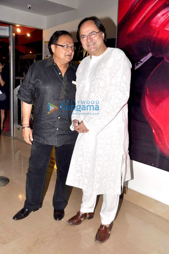 celebs grace the special screening of chashme buddoor 3