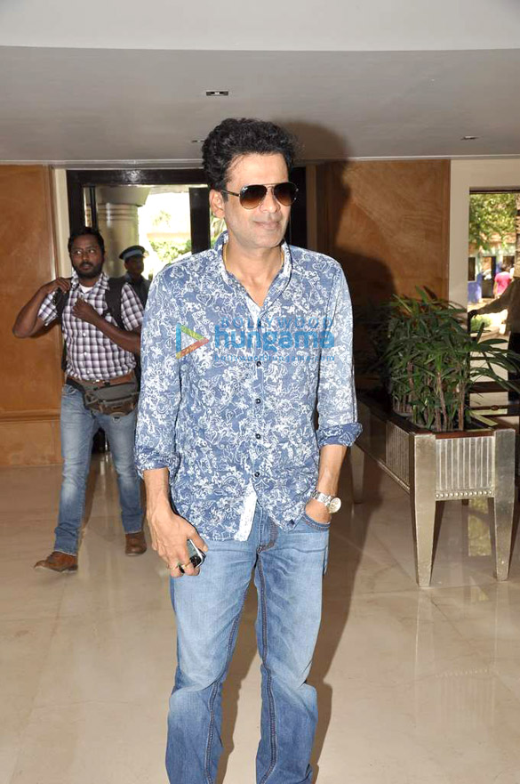 anil manoj sonu sood at the press conference of shootout at wadala 10