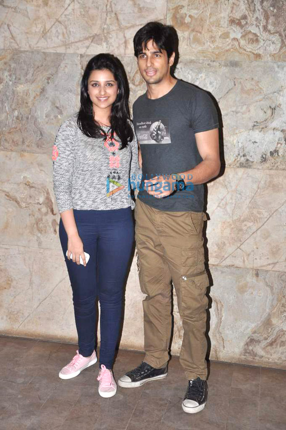 aamir juhi watch qsqt on its 25th anniversary 8
