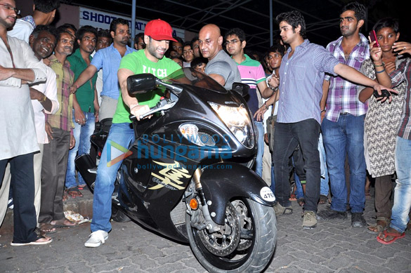 tusshar visits gaiety galaxy to promote shootout at wadala 9