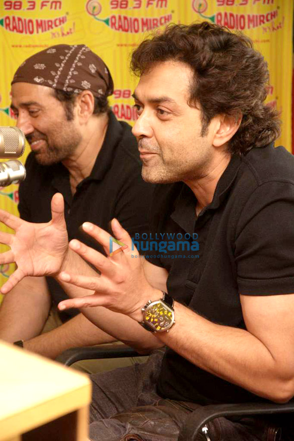 starcast of yamla pagla deewana 2 at 98 3 fm radio mirchi 12