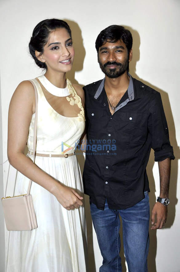 audio release of raanjhanaa at radio mirchi 98 3 fm 6