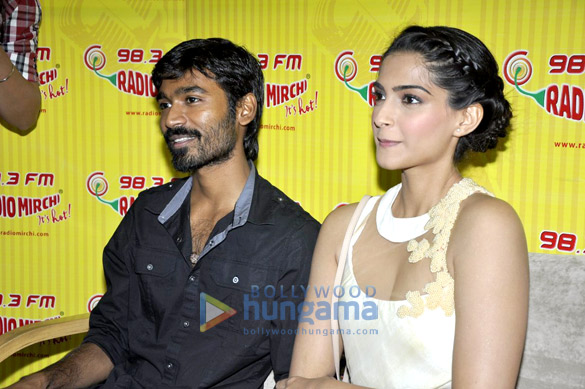 audio release of raanjhanaa at radio mirchi 98 3 fm 4