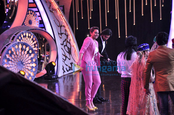 ranveer sonakshi promote lootera on did super moms 6