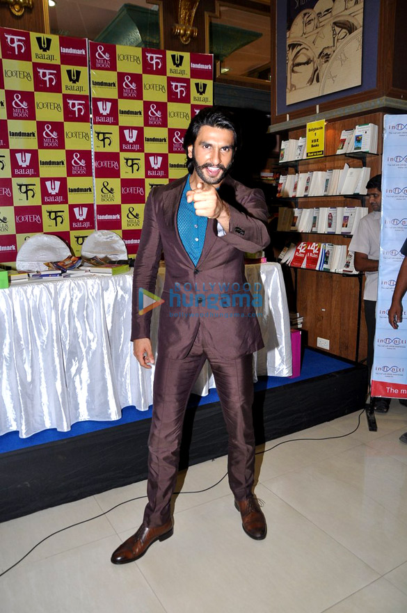 ranveer and sonakshi launch lootera mills boons collectors series 10
