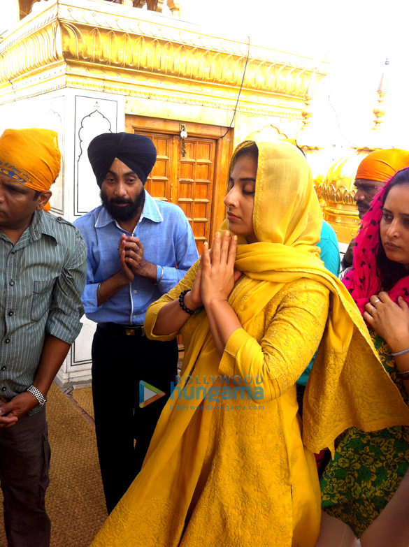 vidya balan visits golden temple 2