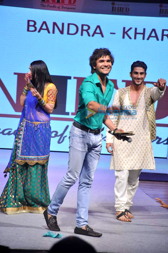 starcast of issaq at inifd fashion show vibrance 2013 4