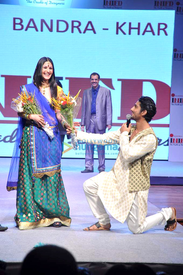 starcast of issaq at inifd fashion show vibrance 2013 3