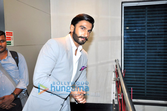 promotions of lootera on the sets of indian idol junior 7