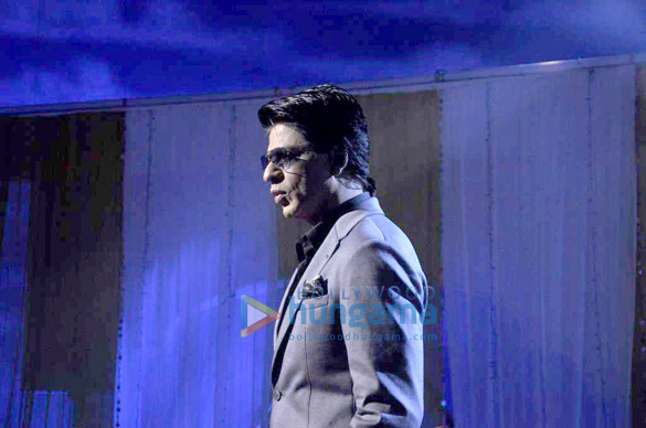 shahrukh promotes chennai express on taarak mehta ka ooltah chashmah 12
