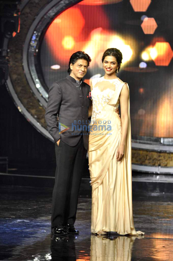 shahrukh deepika promote chennai express on indian idol junior 5