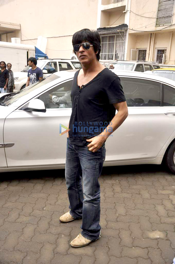 shahrukh deepika promote chennai express on madhubala ek ishq ek junoon 18