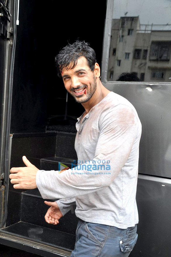 john abraham snapped promoting madras cafe 2