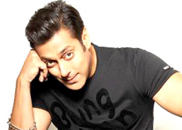 Salman takes off to UK for Kick