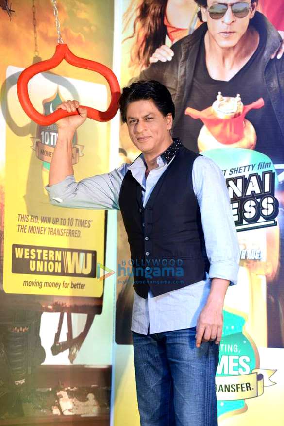 shahrukh promotes chennai express in association with western union 8
