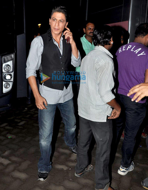 shahrukh deepika rohit snapped at chennai express promotions 7