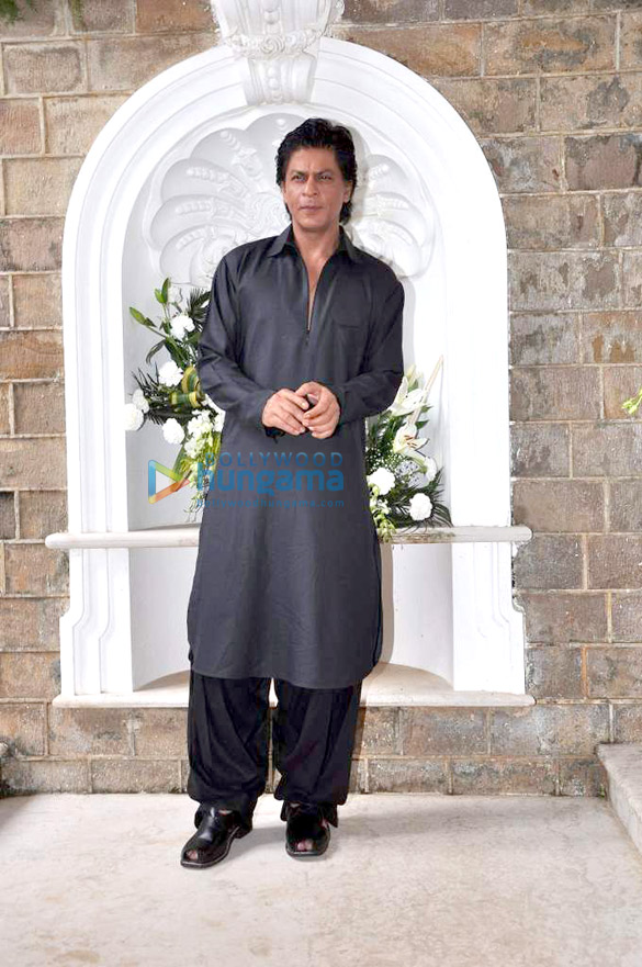 shahrukh khan invites media for eids lunch 10