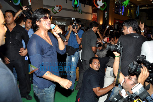 shahrukh rohit shetty promote chennai express at cinemax 9