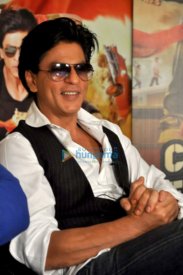 shahrukh rohit shettys facebook chat for chennai express 7