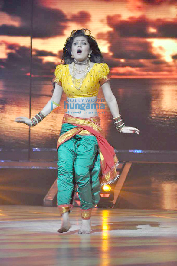 promotion of shuddh desi romance on jhalak dikhhla jaa 14