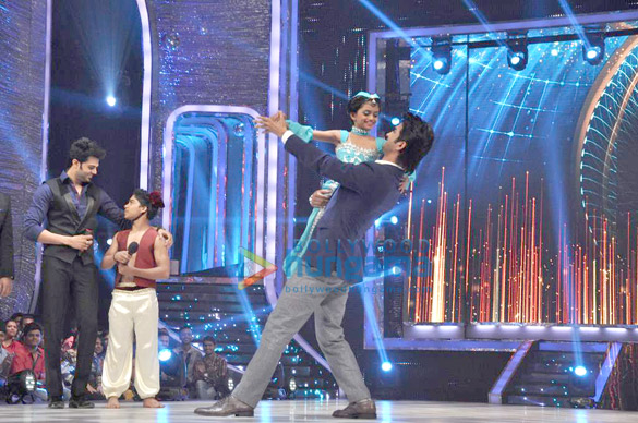 promotion of shuddh desi romance on jhalak dikhhla jaa 4