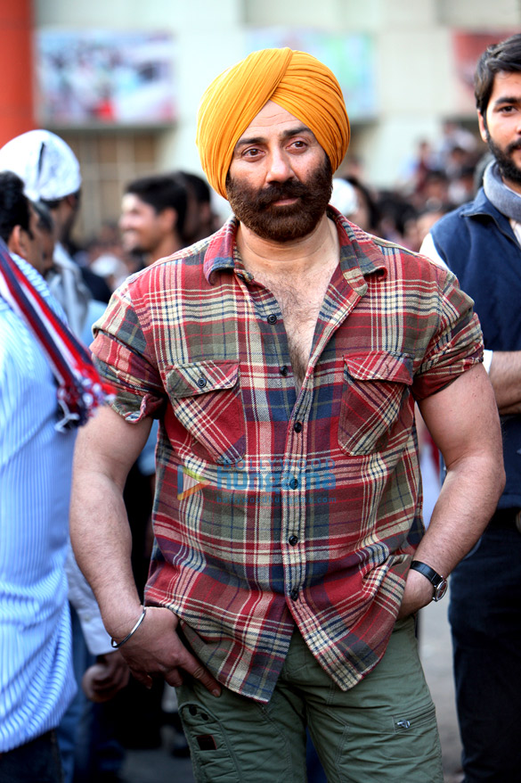 singh saab the great 25
