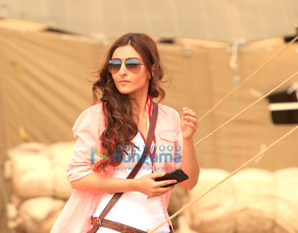 war chhod naa yaar 16