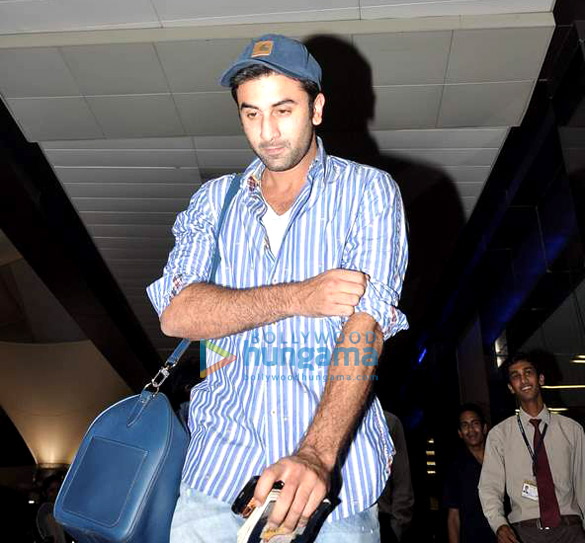 ranbir kapoor snapped arriving at the airport 6