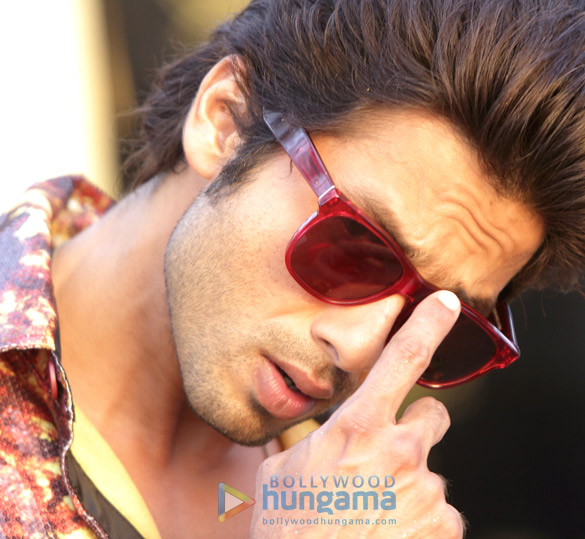 phata poster nikhla hero 61