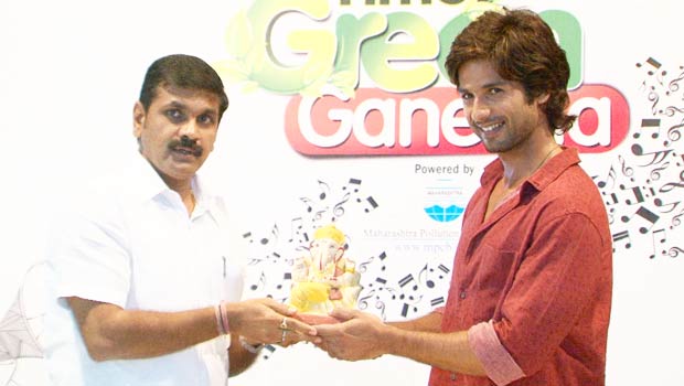 Shahid Promotes ‘Phata Poster Nikhla Hero’ At Lala Lajpat Rai College