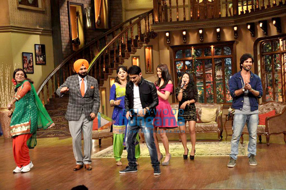 promotion of ppnh on the sets of comedy nights with kapil 9
