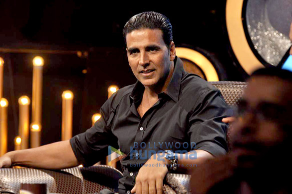 akshay promotes boss on the sets of dance ka tashan 7