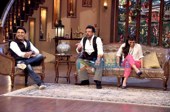 promotions of war chhod na yaar on comedy night with kapil 9