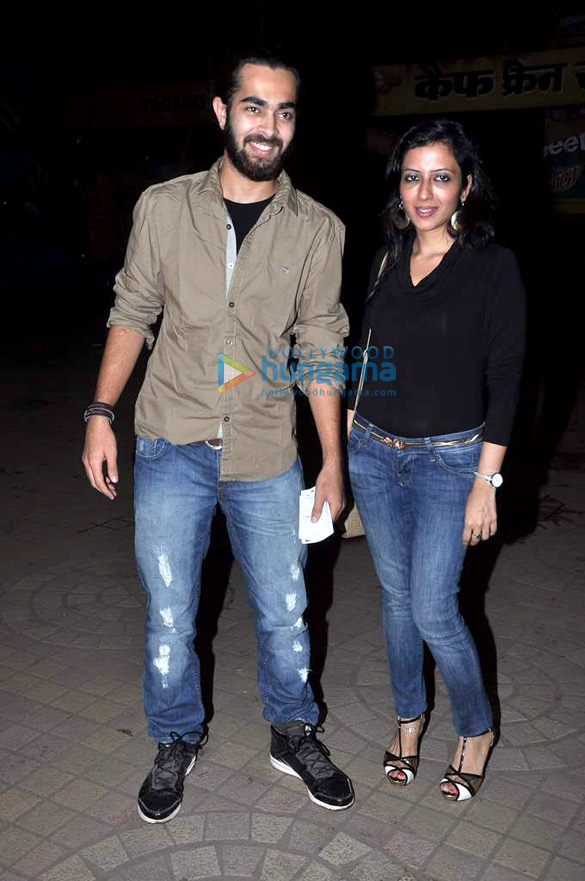 special screening of besharam 30