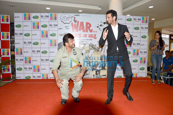 sharman jaaved promote war chhod na yaar at rcity mall 6