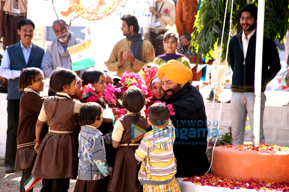 singh saab the great 32