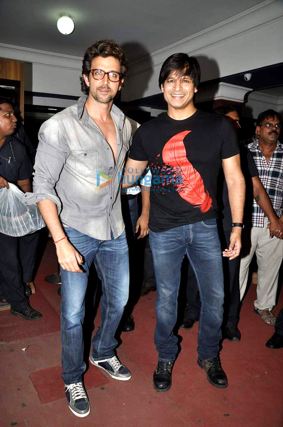 hrithik vivek promote krrish 3 at chandan 2