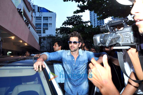 hrithik promotes krrish 3 at maratha mandir 7