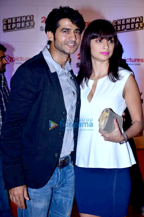 zee tv hosts success bash of chennai express 9