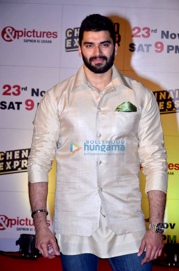 zee tv hosts success bash of chennai express 22